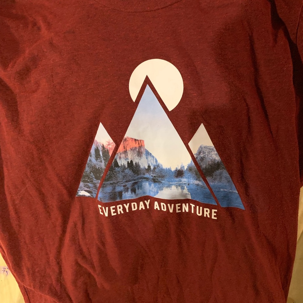Old Navy t shirt